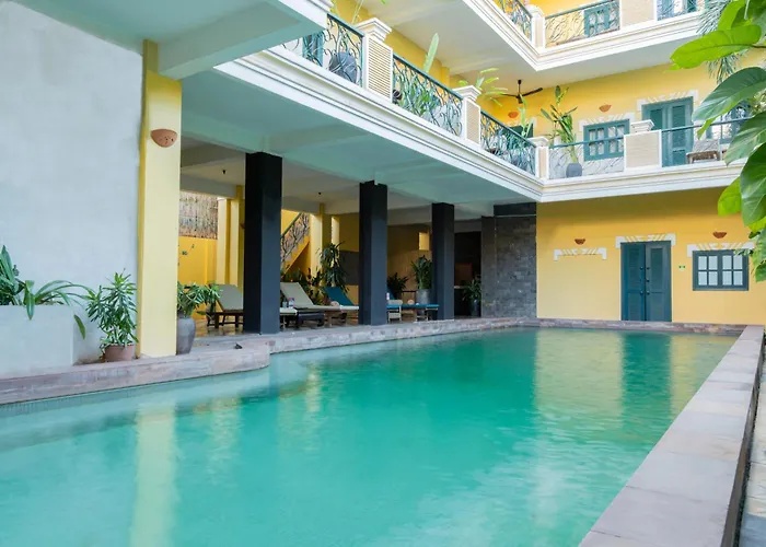 Golden Banana Residence